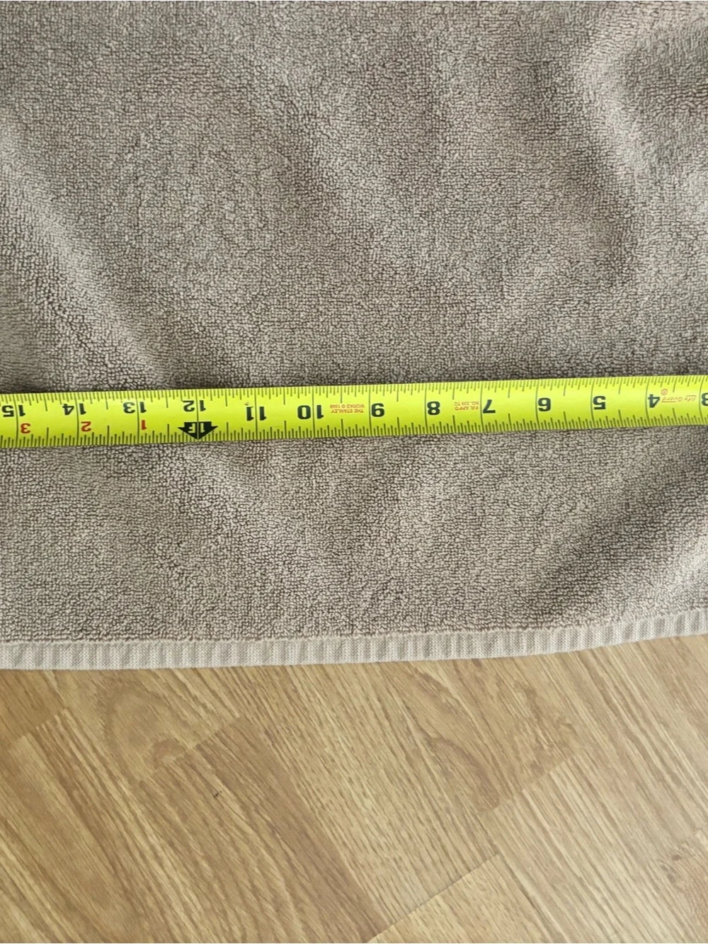 Neutral beige bath rug